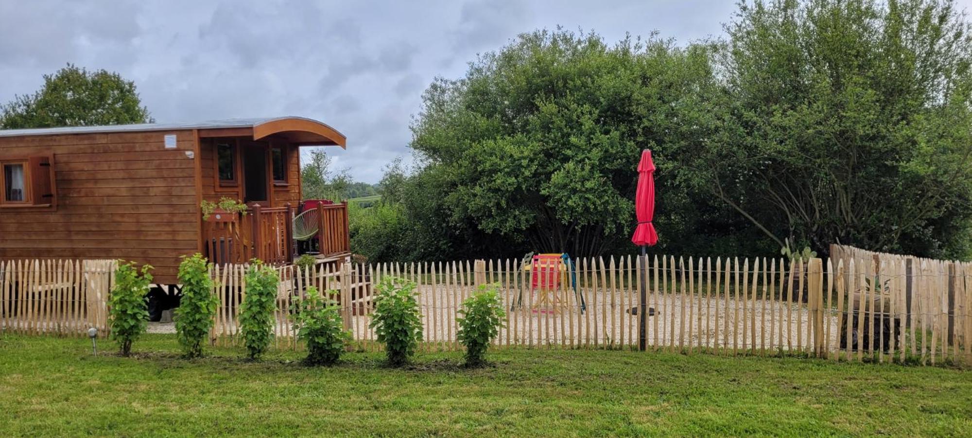 Roulotte A Sapharey Otel Sarrazac  Dış mekan fotoğraf